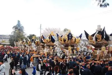 <p>The shrine of a participating district at the central ground of Sagami-Ji.</p>