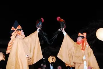 <p>These cocks represents the East and West group. During the old time where the source of water in some area are limited, Japanese held cockfights and whoever wins will use first the available water for the rice field</p>
