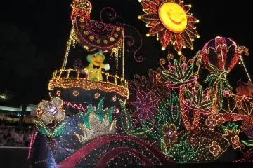 พาเรดไฟประดับของโตเกียวดิสนีย์แลนด์ : พระอาทิตย์