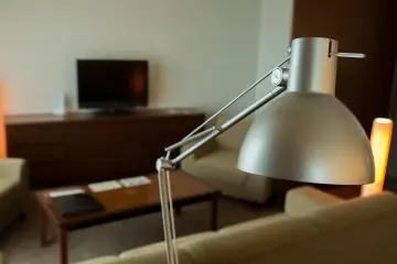 <p>The hotel has a business center ready for hire</p>