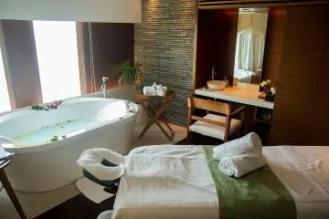 <p>Spa Treatment Room. Here you can soak and recieve one of the many massage treatments</p>