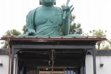 성관음상의 태내에는 약 1000년 전 홍법대사의 작으로 알려진 가야목의 성관음상이 내재되어 있으며, 그 상은 여러 번의 화난에도 불구하고 무사했다