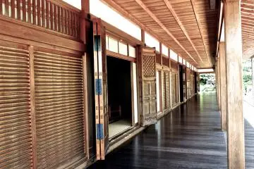 <p>What a lovely temple</p>