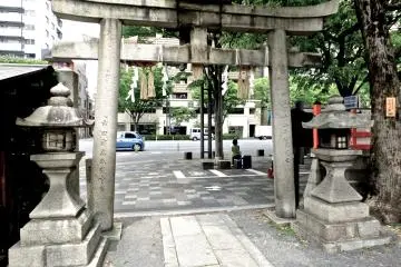 <p>Looking out from the shrine to the road</p>