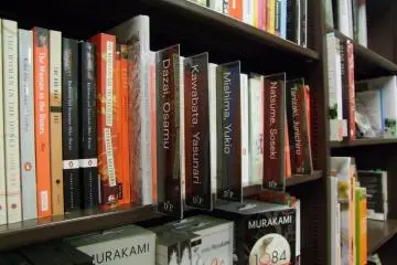 <p>Get in touch with Japanese lit</p>