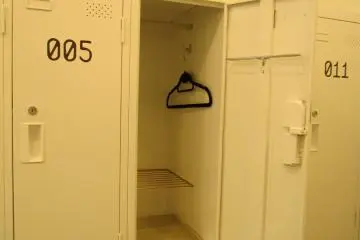 <p>The facility has a spacious locker room that you can use</p>