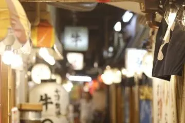 <p>You can see how packed and tiny the street look, only bringing more charm to&nbsp;Yurakucho Sanchoku Inshokugai</p>
