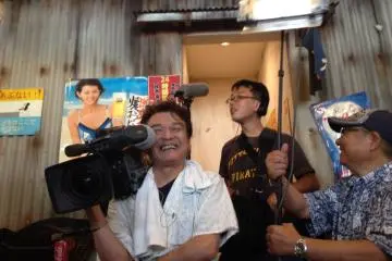 <p>The kind TV crew observed us swallowed a dozen Japanese dishes</p>