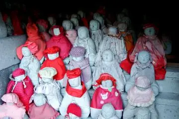 <p>Small Jizo statues</p>