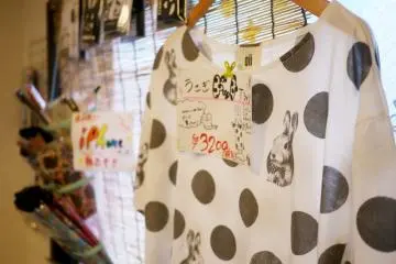 <p>Rabbit goods to buy for your friends as a souvenir.&nbsp;</p>