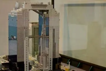 <p>โมเดลของ "Umeda Sky Building"</p>