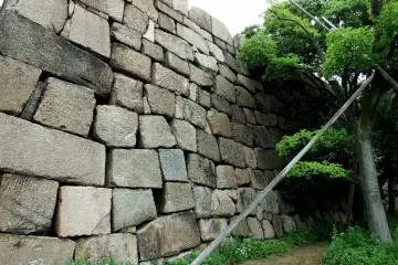 <p>It surely looks like a 'hidden' place!</p>