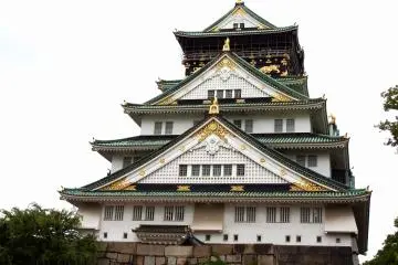 When you finish strolling around the open space, you are finally ready to go inside the main tower of Osaka Castle!