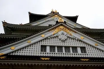 Side view of the main tower. The entrance is on this side