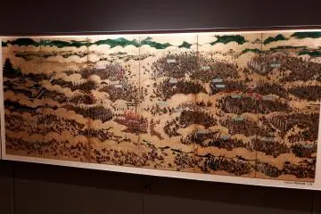 <p>The folding screen illustrating the Summer War of Osaka in 1615</p>