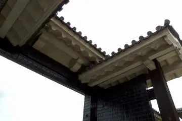 <p>Close-up of the smaller gate</p>