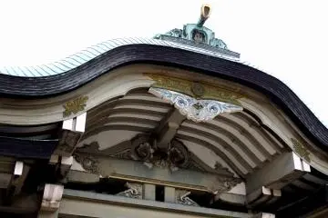<p>Roof ornaments of Hōkoku Shrine's main hall</p>