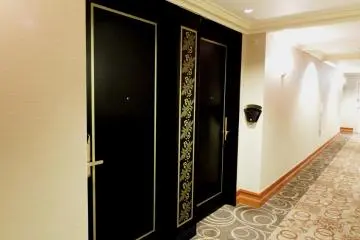 Art Deco door of deluxe double room