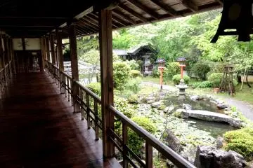 The garden here that imitates the bottom of the sea called Sanbofukan. Like the symbolism at the stone garden of Ryoanji, it is not obvious to first timers.&nbsp; This is part of its charm