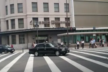 <p>You will see this view. Then, walk across the crosswalk in front of you to the other side</p>