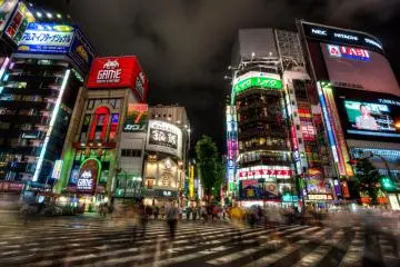 One of Shinjuku's many crossings, with tons of people passing through