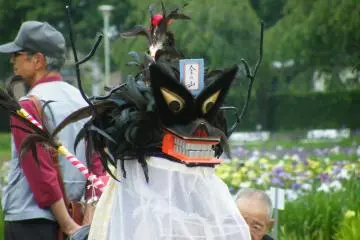 <p>The headpieces of this elementary school group was particularly interesting because the jaws could open. While dancing, they made a snapping sound which added to the vitality of the dance.</p>