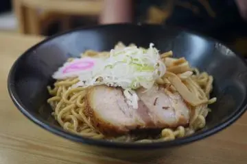 <p>A bowl of soba: the richness of their flavor is outstanding.</p>