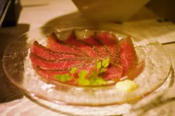 <p>Prosciutto black beef</p>