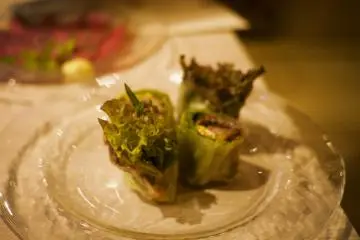 <p>Beef spring rolls</p>