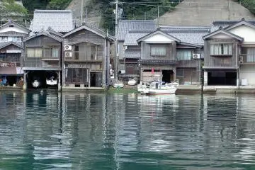 Ine Boathouse (Photo: Traditional boat houses in INE – <a href="http://www.flickr.com/photos/25259860/2220134230/" target="_blank" rel="noreferrer noopener nofollow">Digicacy</a> / <a href="https://creativecommons.org/licenses/by-nc-sa/2.0/" target="_blank" rel="noreferrer noopener nofollow">CC BY-NC-SA 2.0</a>)