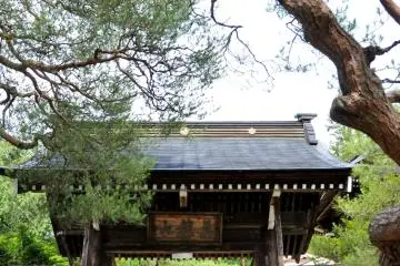 <p>The front gate of the final temple, Soyuji.</p>