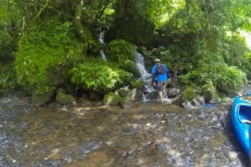 <p>Pemberhentian lainnya dengan air terjun yang lebih kecil yang memiliki air jernih dan bisa diminum</p>