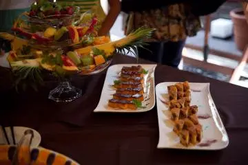 <p>Dessert including dragon fruit and cheesecake</p>