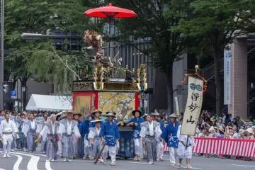 <p>Joumyou-Yama (浄妙山) During the Yamaboko Junko (山鉾巡行) in Kyoto, 2012!&nbsp; This float derives its name from the &ldquo;Hashi-gassen&rdquo; (literally &ldquo;Bridge Combat&rdquo;) chapter of &ldquo;The Tale of the Heike&rdquo; (&ldquo;Heike Monogatari&rdquo;), a noted military epic written in the early 13th century</p>