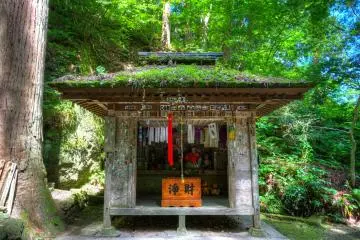 <p>Small shrine to offer your prayer&nbsp;</p>