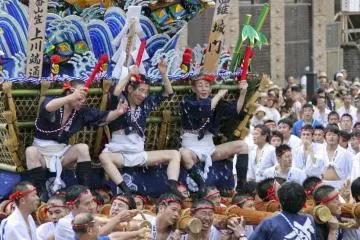 <p>Kamikawabata pushes on</p>