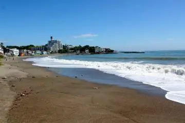 Akiya Beach is located on the south end of Tateishi Park and next to Restaurant Don. Perfect for those who want to relax on the sand and listen to the crashing waves.