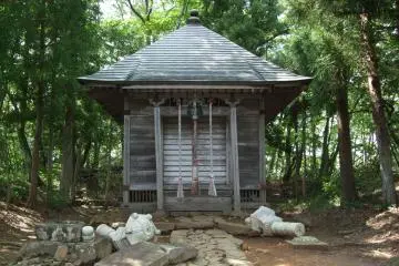<p>อาคารเล็กๆ นี้เป็นที่พำนักของ Ungo-Zenji พระสงฆ์เซนที่มีชื่อเสียง และที่ปรึกษาของตระกูล Date ในช่วงต้นศตวรรษที่ 17</p>