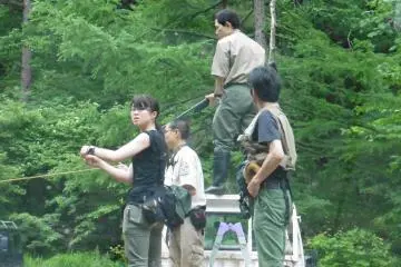 <p>Everything is now ready. For safety reasons, members of the team stay in the back of the truck.</p>