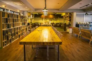 Kitchen and dining area (Photo: <a href="https://en.japantravel.com/profile/hannah-sy/3571" target="_blank" rel="noreferrer noopener nofollow">Hannah Sy</a>)
