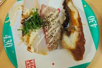 <p>Triple treat! "iika,maguro and onagi sushi" (Squid,Mackarell and eel) a bit expensive but definitely a good one!</p>