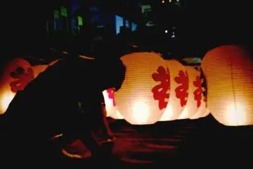 <p>Akita: At the&nbsp;Kanto Festival in Akita&nbsp;you can see lots of lights called Kanto which are hung on a tall pole</p>