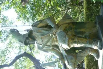 Statue of Kato Kiyomasa, Myogyoji Temple