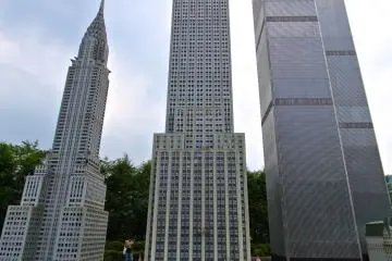 <p>World Trade Center , Empire State</p>