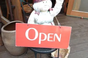<p>A cute Open sign</p>