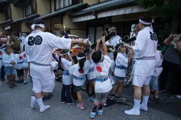 <p>The kids preparing for their festival</p>