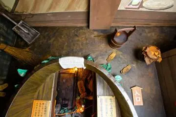 <p>บ้านนินจาลวงตา พื้นบ้านกลายเป็นผนังไปซะงั้น</p>