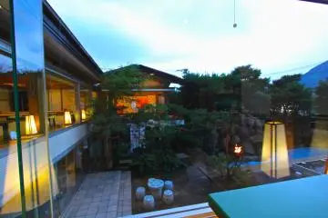 <p>ทานอาหารดีๆภายใต้บรรยากาศสวยๆ</p>