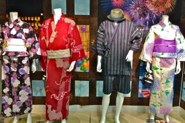 A Yukata&nbsp;is a summer kimono traditionally worn to enjoy Hanabi (Fireworks) in major cities like the Sumida River Fireworks Festival in Asakusa, Tokyo. Photo taken at Marui City Shibuya.