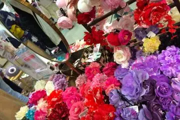 <p>To complete your Yukata look, be sure to highlight your hairstyle with&nbsp;Kanzashi. Japanese hair ornaments.</p>